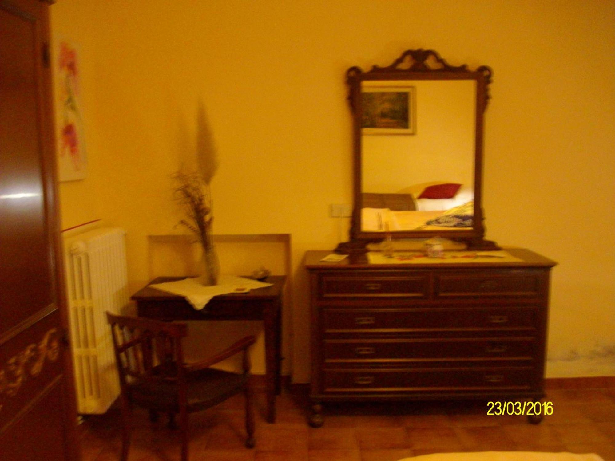 B&B San Nicola Serramazzoni Экстерьер фото