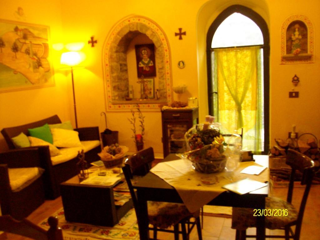 B&B San Nicola Serramazzoni Экстерьер фото